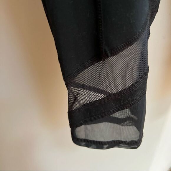 Champion (M) Black Mesh Panel Cropped Leggings - Medium - Picture 1 of 5